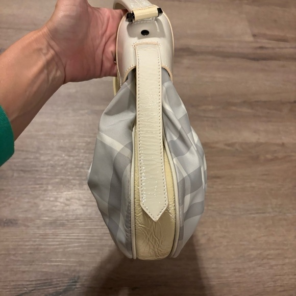 Burberry Ivory Beat Check Canvas Hobo Bag - Picture 6 of 15